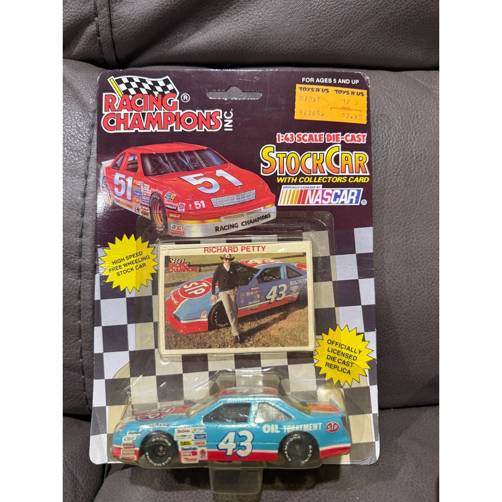 Racing Champions Richard Petty 43 STP Pontiac 1:43 Scale Die-Cast Stock Car 1991